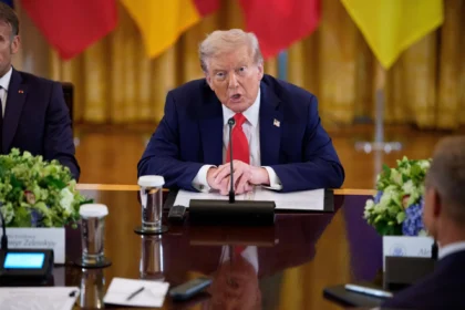 Foto de archivo del presidente de EE.UU., Donald Trump. EFE/AARON SCHWARTZ