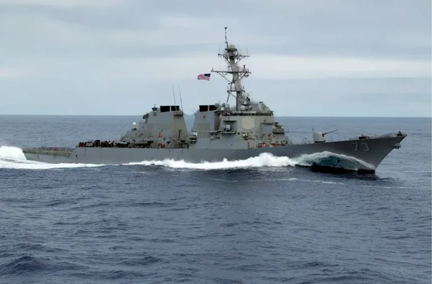 Fotografía de archivo del destructor de misiles guiados USS Decatur de EE.UU. EFE/ Seaman Gary Prill