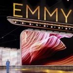 El presentador Nate Bargatze durante la 77.ª ceremonia anual de los premios Emmy. EFE/EPA/Allison Dinner